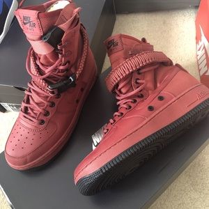 AF1
